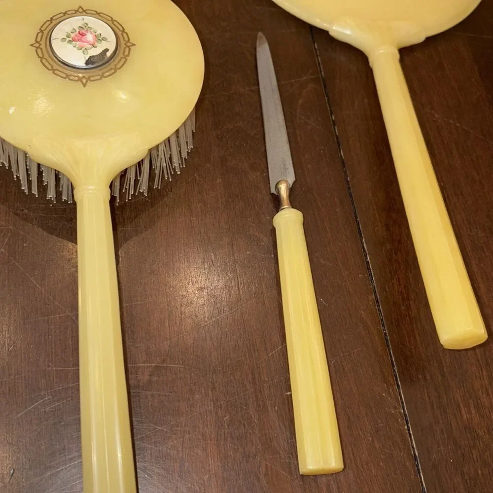 Vintage 40's/50's Art Deco rose vanity set.
